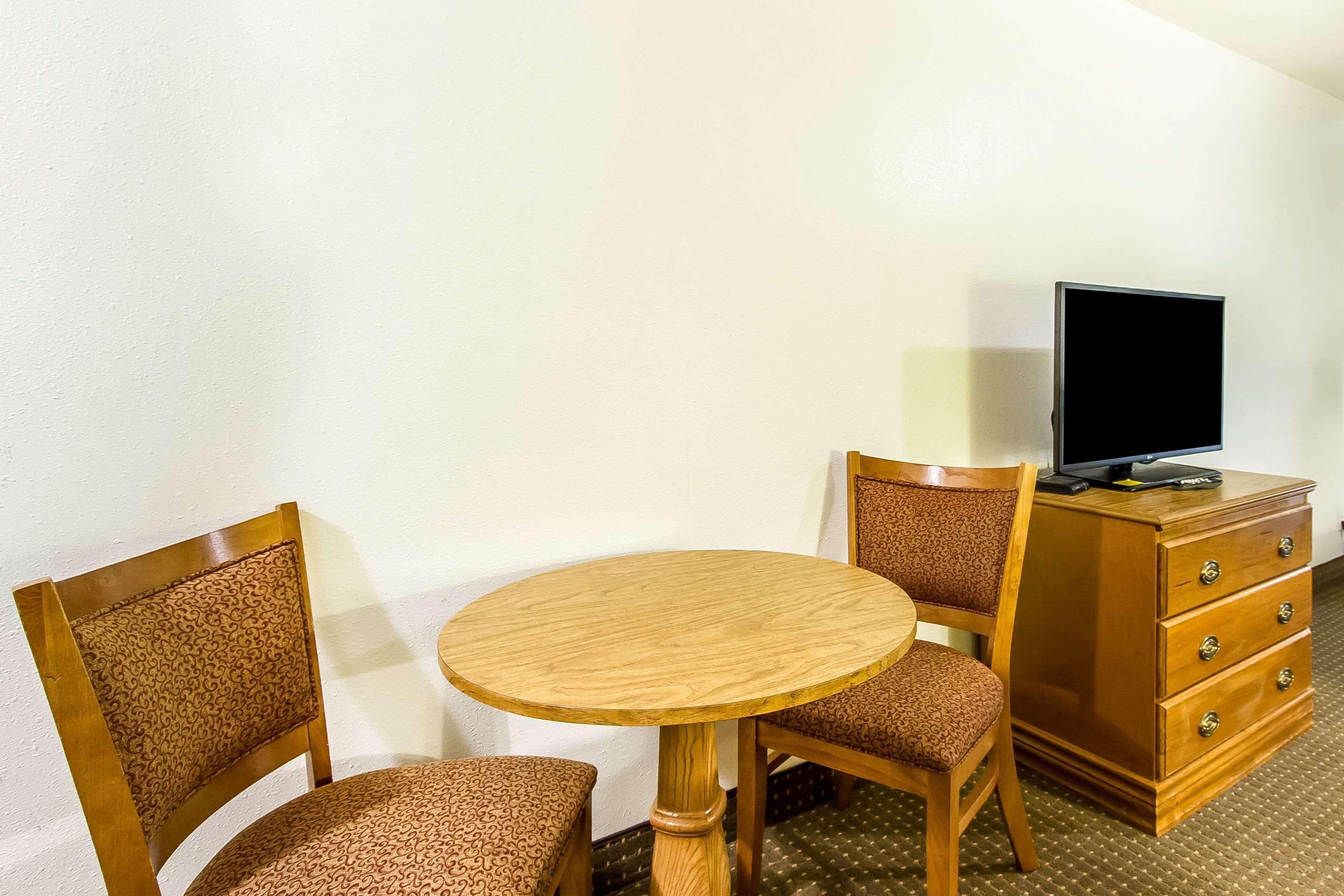 Econo Lodge Inn&Suites Pekin Exterior foto