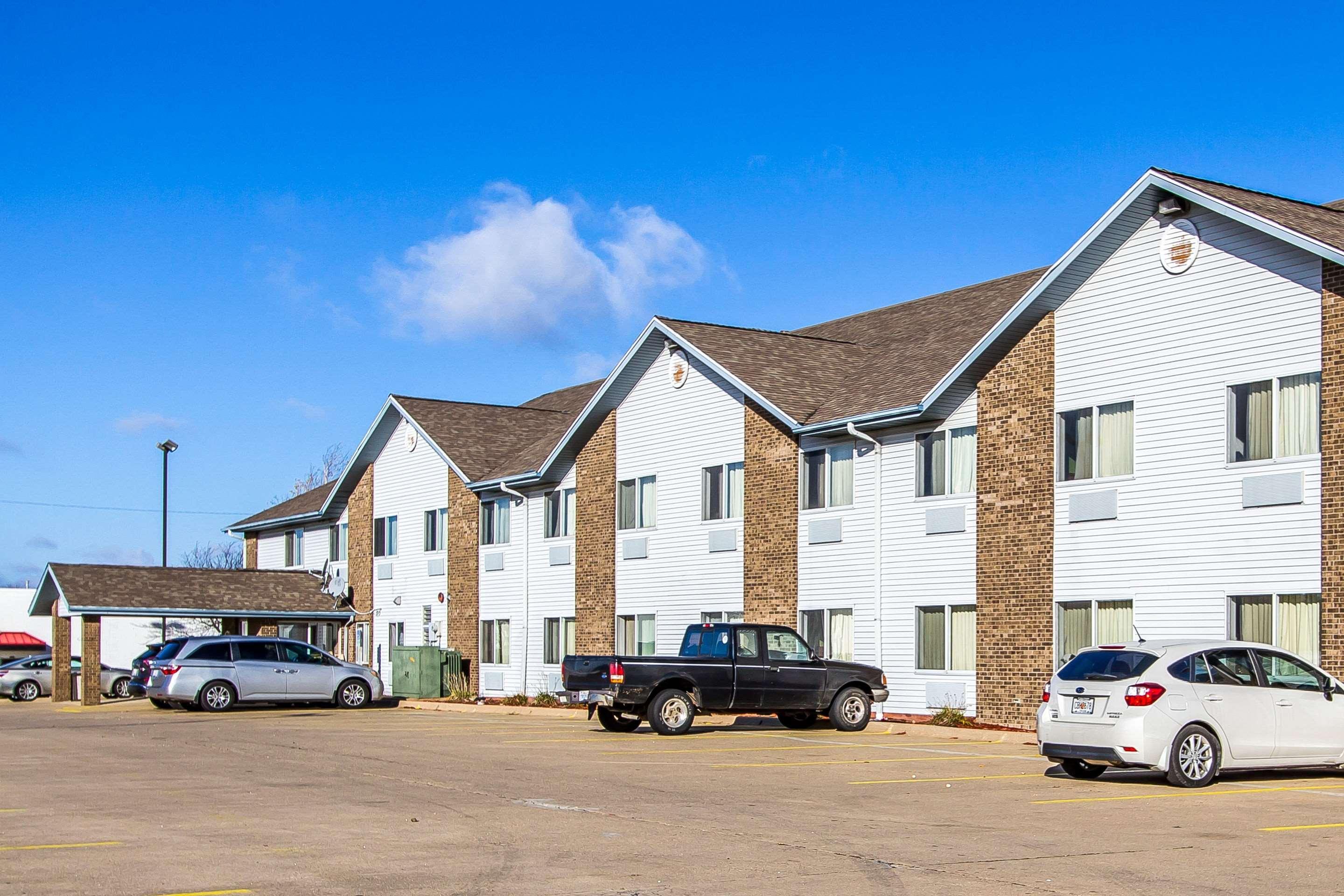 Econo Lodge Inn&Suites Pekin Exterior foto