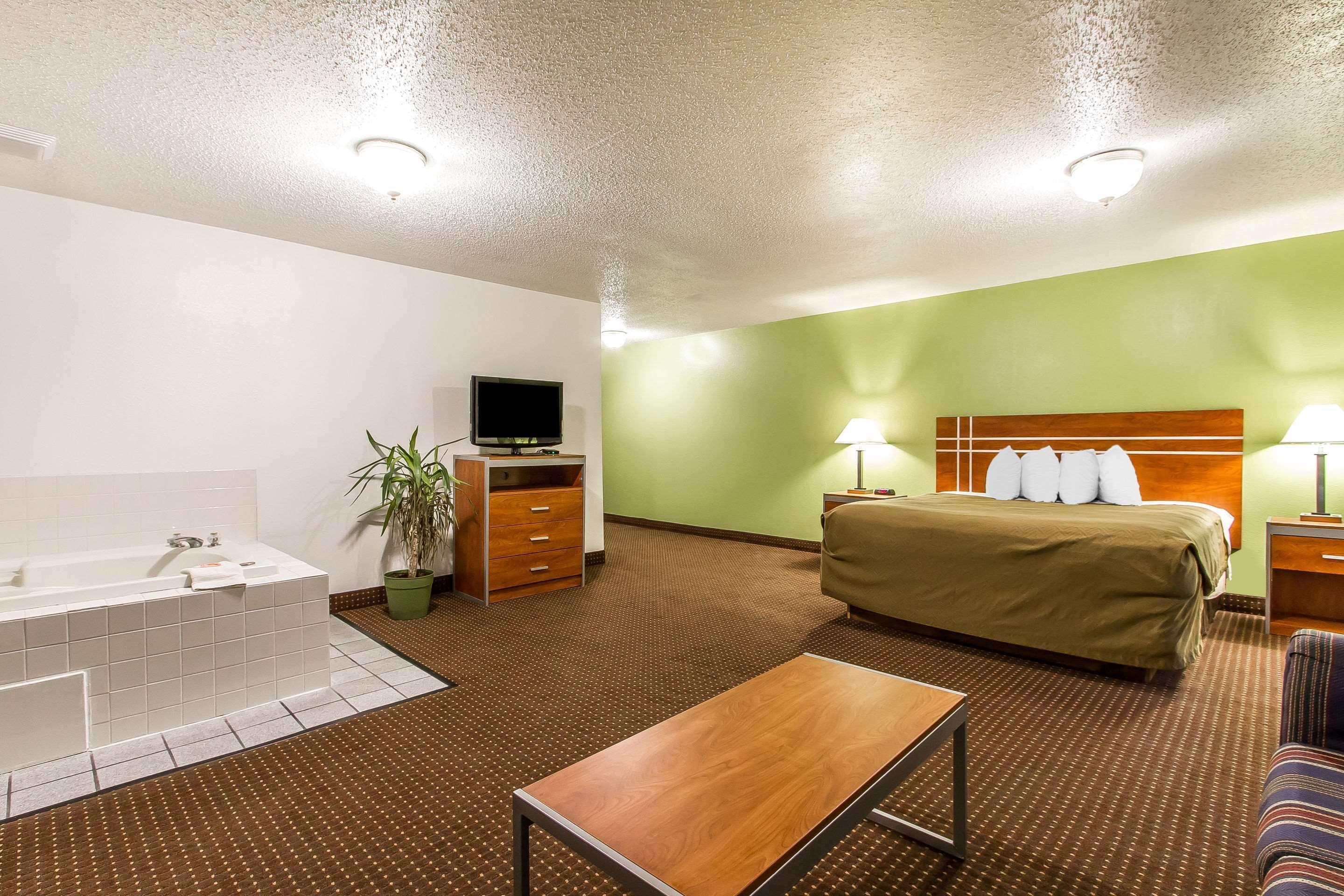 Econo Lodge Inn&Suites Pekin Exterior foto
